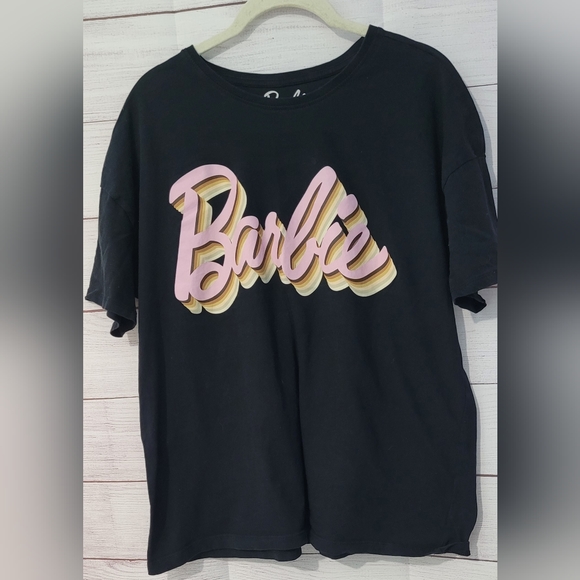 Euc Barbie spellout graphic tshirt size M - Picture 2 of 6